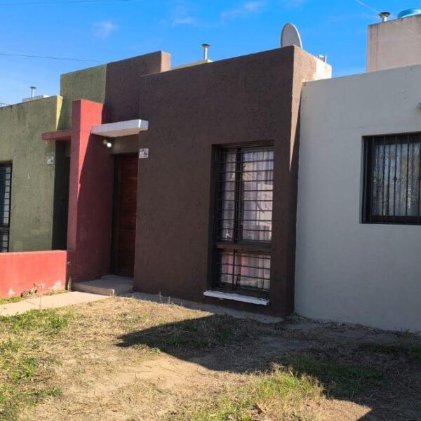 VENTA - CASA 2 DORM. - B° CARRARA DE HORIZONTE.